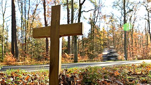 2.814 Menschen starben im letzten Jahr auf Deutschlands Stra&szlig;en. (Symbolbild)