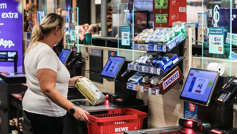 Der Handelskonzern Rewe setzte 2025 mehr um als im Vorjahr. (Archivbild)