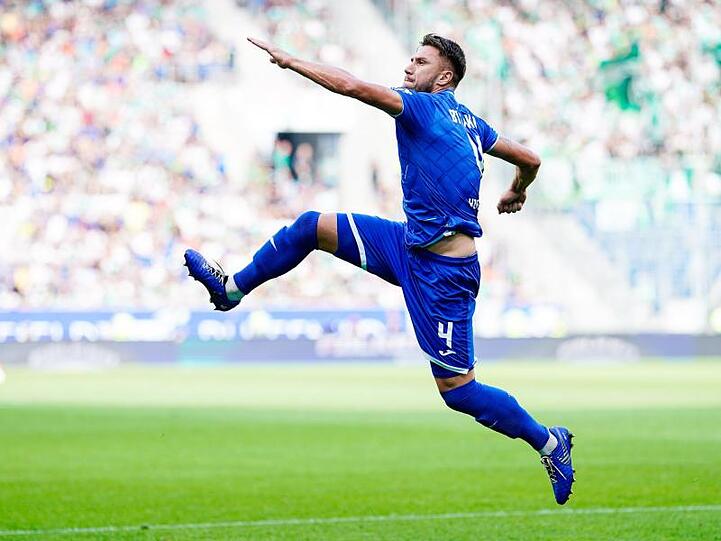 Hoffenheims Torschütze Ermin Bicakcic bejubelt seinen Treffer gegen Werder Bremen.