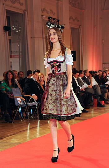 Der AZ-Modelcontest 2013 ist zu Ende. Die Siegerin heißt Marie Scherbinek &mdash; und die 17-Jährige kann ihr Glück immer noch nicht fassen. Wir zeigen die besten Bilder vom Finale in der Residenz.
