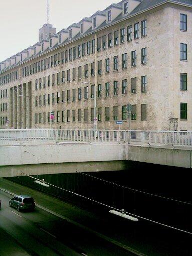 Der Verkehr im Stadtbezirk bringt viel Lärm und Feinstaub mit sich.