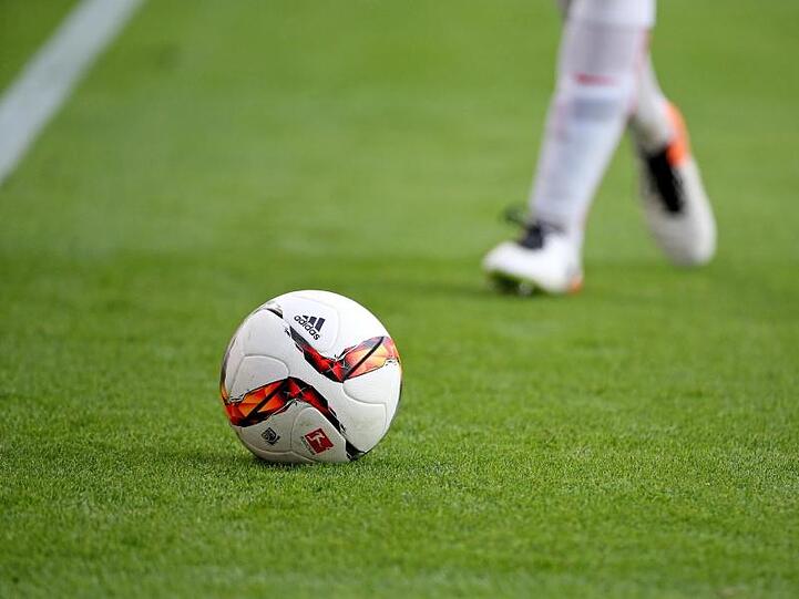 Ein Fußball-Spiel. Foto: Jan Woitas/dpa-Zentralbild/dpa/Symbolbild