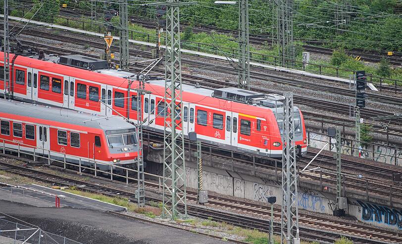 Wegen einer Stellwerksstörung ist die Strecke zwischen München und Augsburg beeinträchtigt.