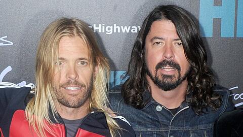 Taylor Hawkins (l.) und Dave Grohl bei einem gemeinsamen Auftritt im Jahr 2014.