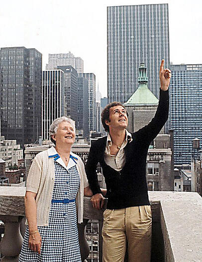 Schau, Mama, das ist New York: Franz mit Mutter Antonie. imago Schau, Mama, das ist New York: Franz mit Mutter Antonie. imago