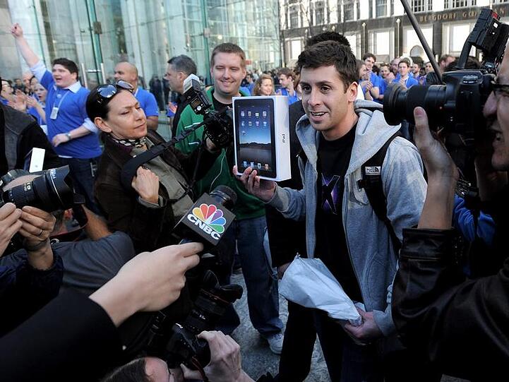 Die New Yorker haben es als erstes in den Händen. Das iPad von Apple.