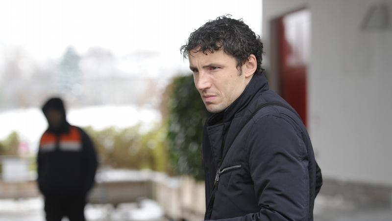 Mark van Bommel verlässt das Bayern-Trainingsgelände an der Säbener Straße. Mark van Bommel verlässt das Bayern-Trainingsgelände an der Säbener Straße.