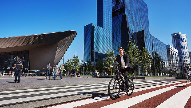Pendeln muss man nicht mehr nur mit dem Auto – auch auf dem Rad kommt man gut zur Arbeit. Pendeln muss man nicht mehr nur mit dem Auto – auch auf dem Rad kommt man gut zur Arbeit.