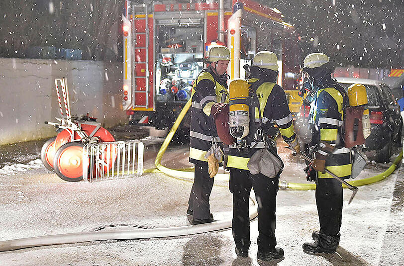 Bilder vom Feuerwehreinsatz in Harlaching. Die Brandursache ist noch unklar.