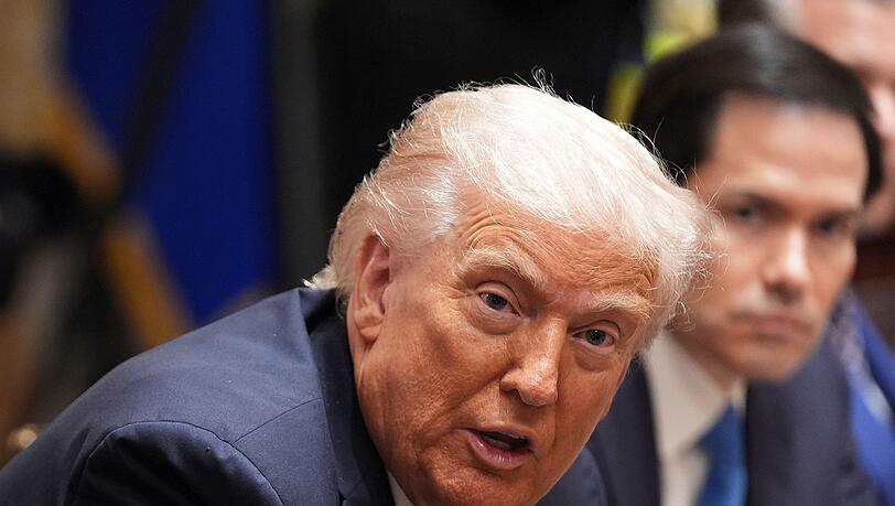 Trump wurde auf seine frühere Äußerung angesprochen, dass die Ukraine von Russland besetzte Gebiete zurückgewinnen könnte.