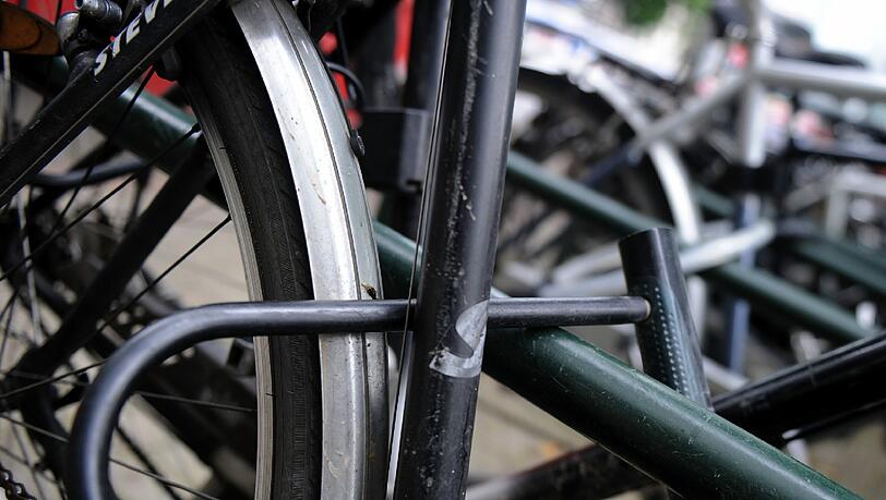 Ein sicheres Schloss ist sein Geld wert - Fahrraddiebe haben's dann schwer. Ein sicheres Schloss ist sein Geld wert - Fahrraddiebe haben's dann schwer.