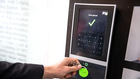 Wie hoch soll die t&auml;gliche Arbeitszeit liegen? Darum wird gerade wieder gestritten. (Symbolbild)