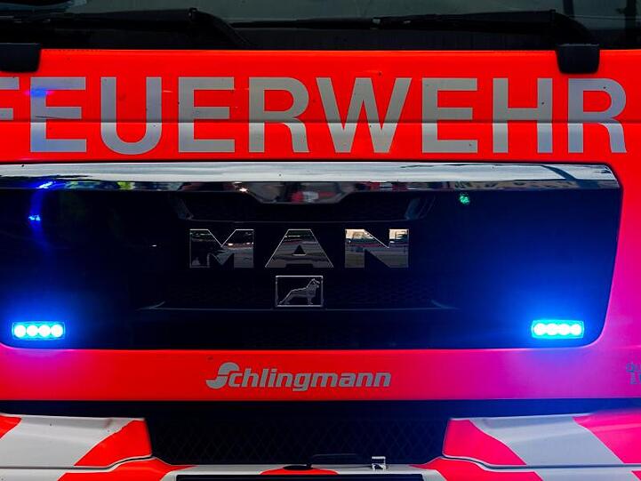 Ein Blick auf einen Einsatzwagen der Feuerwehr Oldenburg. Foto: Mohssen Assanimoghaddam/dpa/Symbolbild
