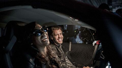 Formel 1 meets R'n'B: Sebsatian Vettel im neuen Musikvideo der Sängerin Melanie Fiona.