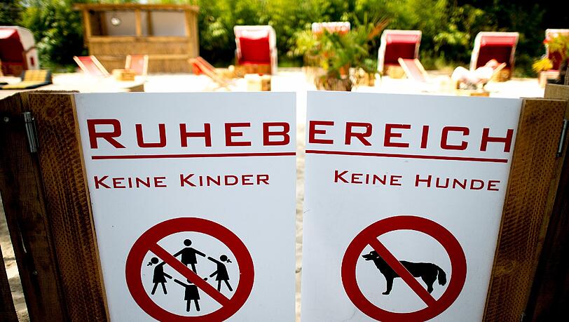 Kinderfreie Zone in einem Biergarten in Düsseldorf.