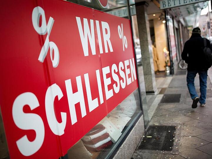 Für Deutschland sagen Experten einen Anstieg der Insolvenzen in den Jahren 2020 und 2021 um insgesamt 12 Prozent im Vergleich zu 2019 voraus.