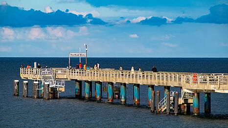 Mit Blick auf den Klimawandel erwartbar: Die Ostsee ist mit 16,8 Grad insgesamt etwa 0,4 Grad wärmer als das langjährige Mittel.