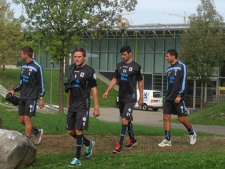 An der Werner-von-Linde-Halle: Die Löwen treten zum Laktat-Test an. Die Bilder