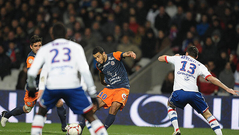 Younes Belhanda (Mitte) im Trikot von HSC Montpellier. Younes Belhanda (Mitte) im Trikot von HSC Montpellier.
