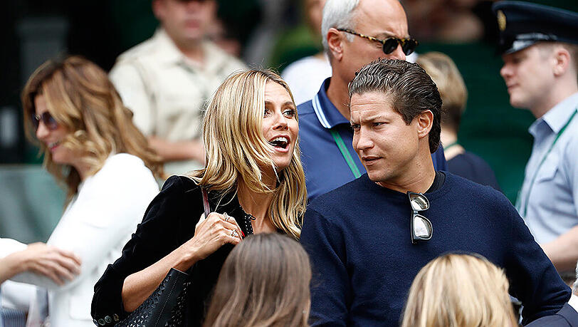 Glückliches Paar auch ohne Ehering: Heidi Klum und ihr Vito wurden erst kürzlich gemeinsam bei Wimbledon auf der Tribüne gesichtet. Glückliches Paar auch ohne Ehering: Heidi Klum und ihr Vito wurden erst kürzlich gemeinsam bei Wimbledon auf der Tribüne gesichtet.