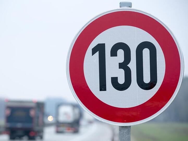 Tempolimits gibt es bislang nur auf Autobahnabschnitten.
