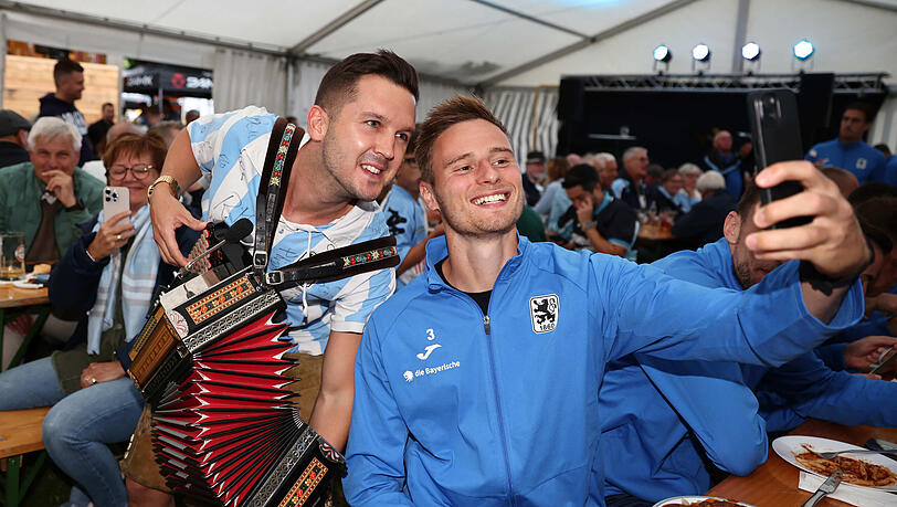 Neuzugang Siemen Voet amüsierte sich am Fansfest.