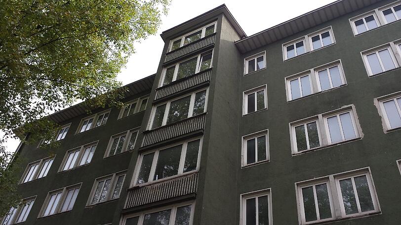 Das bereits entkernte "Grüne Haus" ist nur noch eine leere Hülle. Der Stadtrat hat beschlossen es abzureißen.