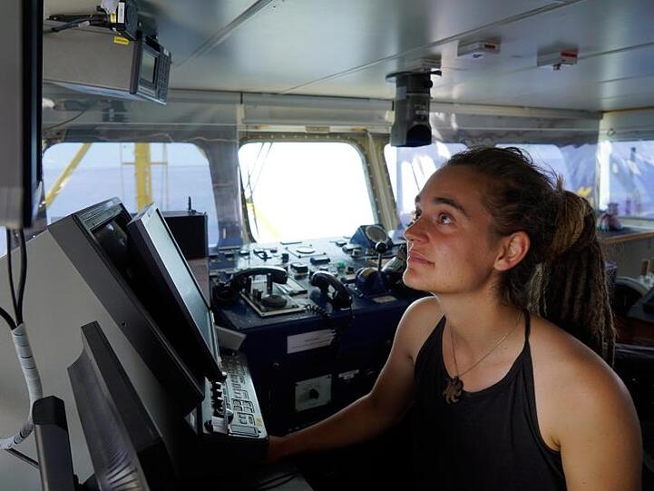 Kapitänin Carola Rackete an Bord der "Sea-Watch 3".