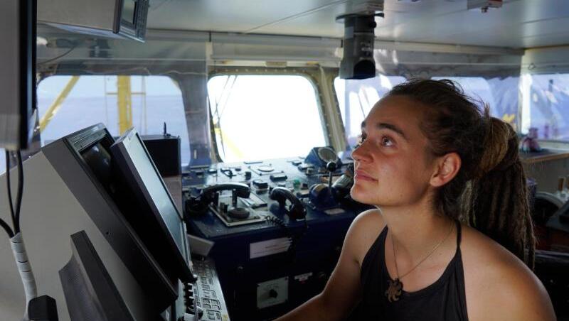 Kapitänin Carola Rackete an Bord der "Sea-Watch 3". Kapitänin Carola Rackete an Bord der "Sea-Watch 3".