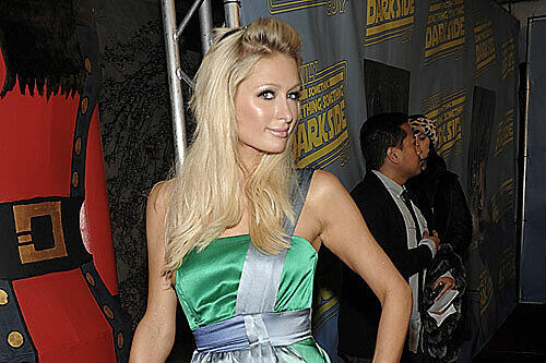 Paris Hilton fliegt an Weihnachten in den Schnee