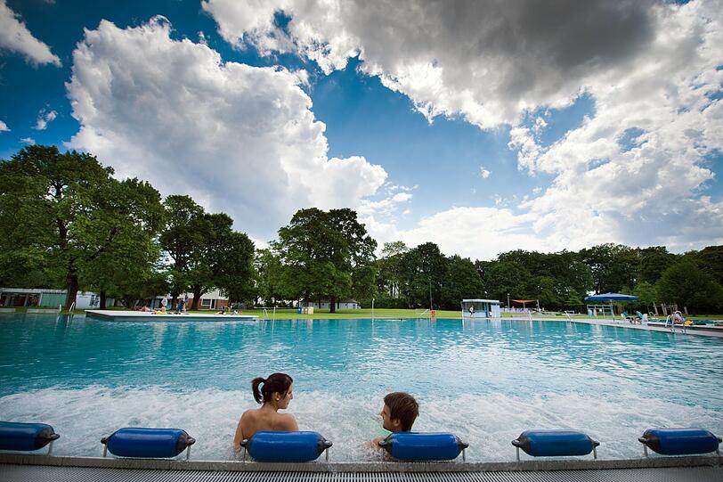 Relaxen im Schyrenfreibad &ndash; aber nicht mit einer Jahreskarte.