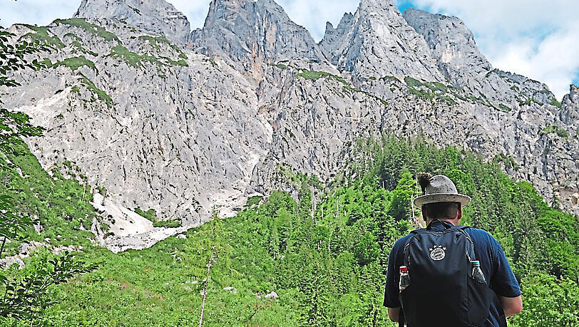 Ein Wanderer im Nationalpark Berchtesgaden.