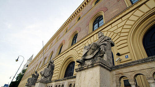 Die Bayerische Staatsbibliothek in München Die Bayerische Staatsbibliothek in München