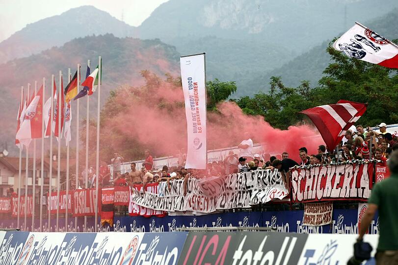 Endlich steht wieder die Nummer 1 der deutschen Nationalmannschaft im Bayern-Tor. Doch manchen ist es wohl nicht recht zu machen.