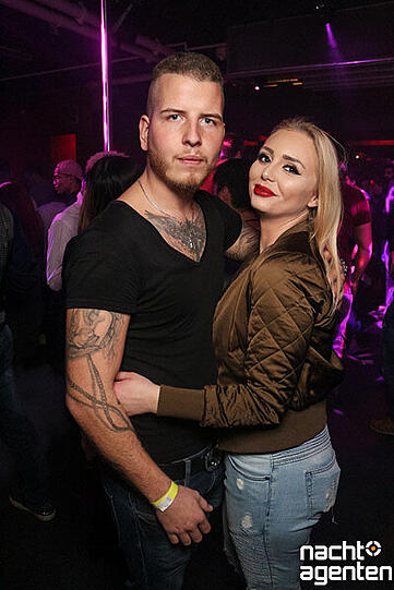 Auch an den Weihnachtsfeiertagen hatte der Neuraum geöffnet. Klicken Sie sich durch die Partybilder vom 24. und 25. Dezember.