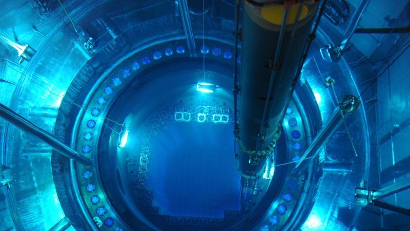 Blick in den geöffneten Reaktordruckbehälter im Atomkraftwerk Isar 2. Blick in den geöffneten Reaktordruckbehälter im Atomkraftwerk Isar 2.