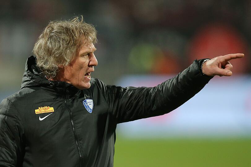 Der Trainer des VFL Bochum, Gertjan Verbeek, entschuldigt sich für seine beleidigenden Aussagen gegenüber der Bild-Zeitung.