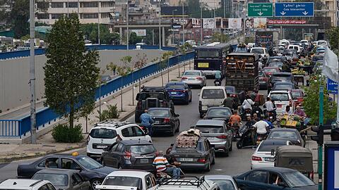Nach einem israelischen Fluchtaufruf sind Tausende Menschen aus den Beiruter Vororten geflohen. (Archivbild)