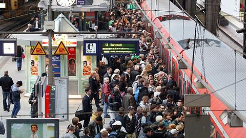 Volle Bahnsteige: Die GDL will zum Streik bei der Bahn aufrufen.