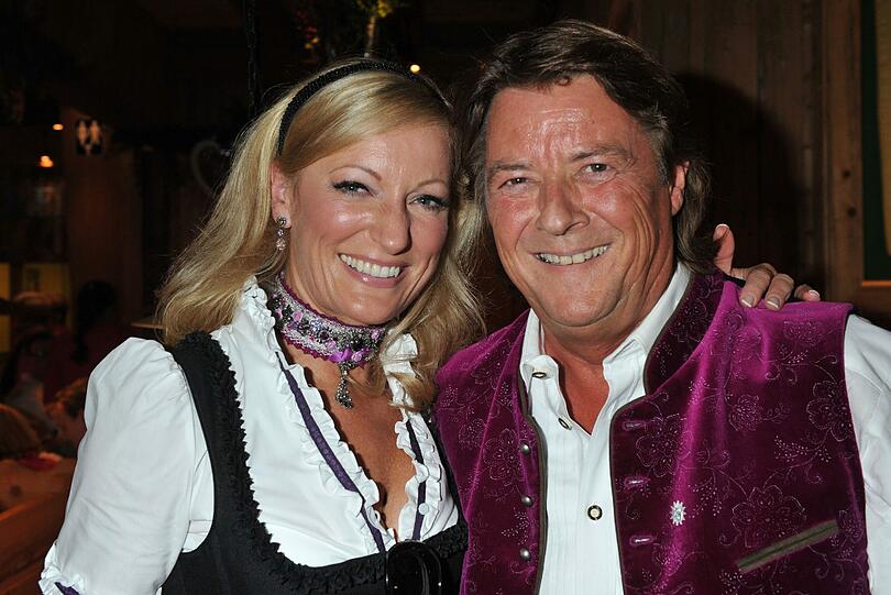 Georg Dingler, Chef von Radio Gong, und die Entertainerin Monika Gruber