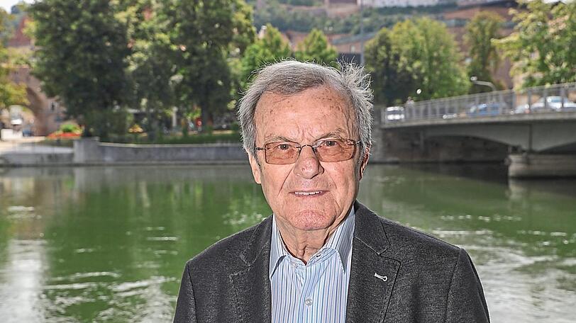 Josef Deimer an dem Ort, von dem aus es die beste Sicht auf Landshut gibt.