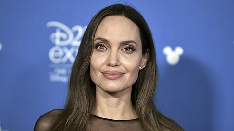 In: Ein Kinn wie Angelina Jolie.