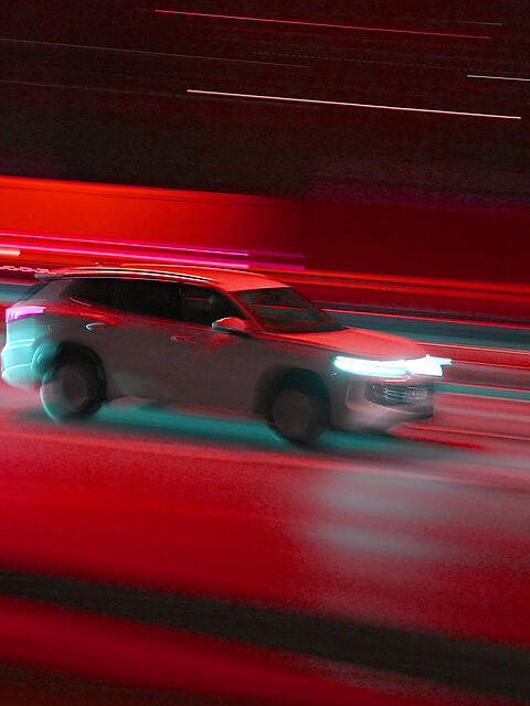 Ein 46-J&auml;hriger ist am Freitagmorgen mit seinem Pkw im Biedersteiner Tunnel in die Wand gekracht und hat ein Tr&uuml;mmerfeld hinterlassen. (Symbolbild)
