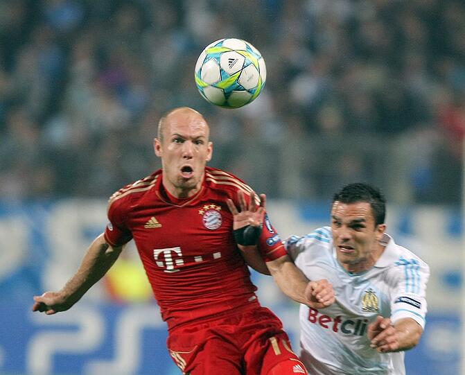Der FC Bayern gewinnt in einem mäßigen Spiel souverän mit 2:0 bei Olympique Marseille und kann fürs Halbfinale gegen Real Madrid planen. Schweinsteiger holt sich Gelbsperre fürs Rückspiel - sehen Sie hier die Bilder...
