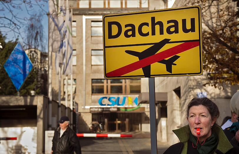 &bdquo;Jetzt is a mal a Ruh &ndash; CSU!&ldquo; Die Bilder von der Demo vor der CSU-Zentrale