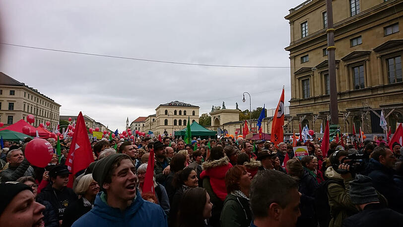 Eindrücke von der Demonstration "Jetzt gilt's" am Odeonsplatz in München.