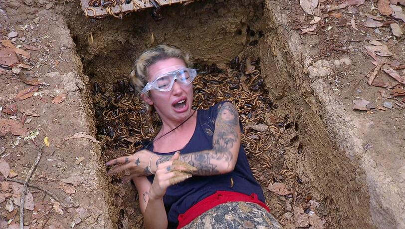 Ariel schreit &ndash; und bricht ab. Die zw&ouml;lf Promis m&uuml;ssen weiter hungern.