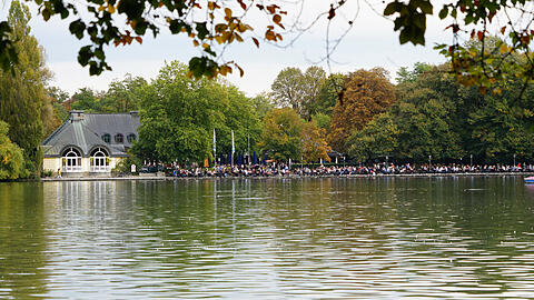 Ausblick auf den See und das Seehaus