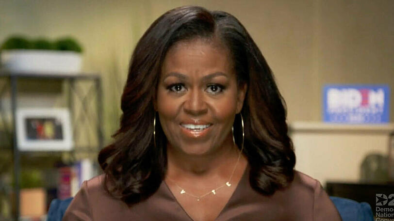 Michelle Obama mit ihrer "VOTE"-Kette