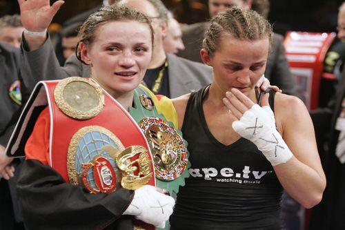 Ina Menzer (l.) hat ihren Titel gegen Esther Shouten verteidigt.